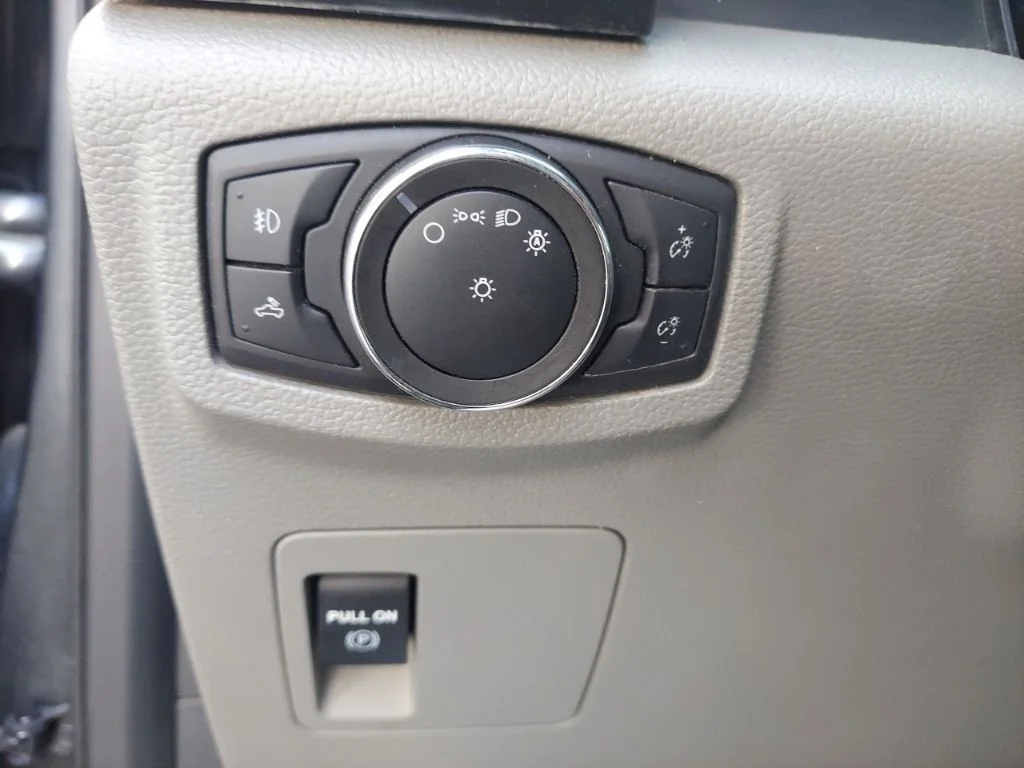 Used 2020 Gray Ford XL image 21