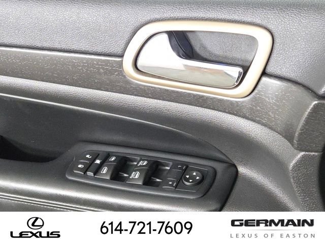 Used 2016 White Jeep Laredo image 28