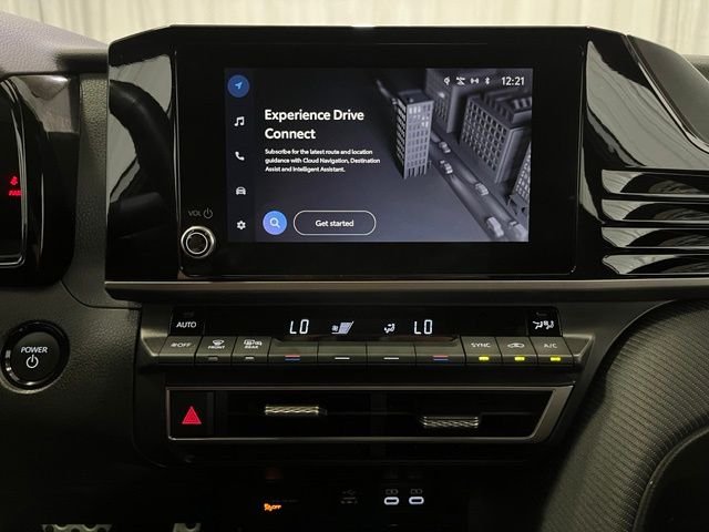 2025 Toyota Camry SE - Photo 18