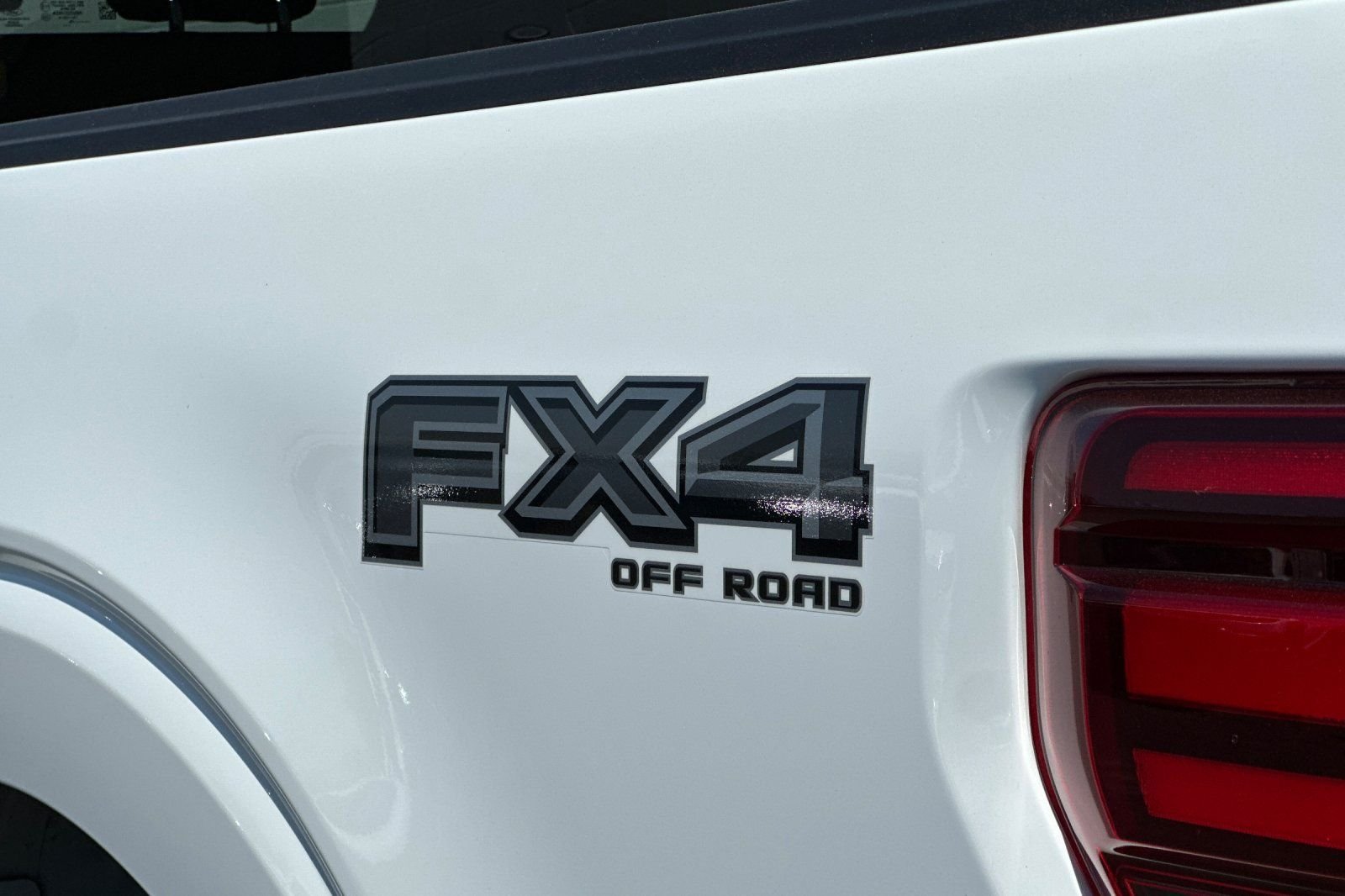 Used 2025 White Ford Lariat image 31