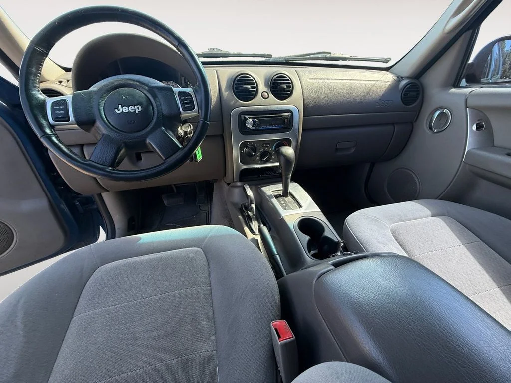 Used 2003 Blue Jeep Limited image 10