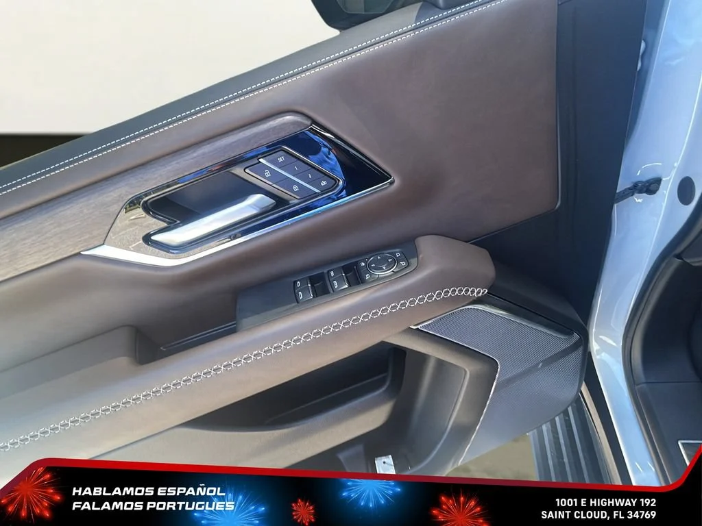 Used 2026 Glacier White Tricoat GMC Denali Ultimate image 13