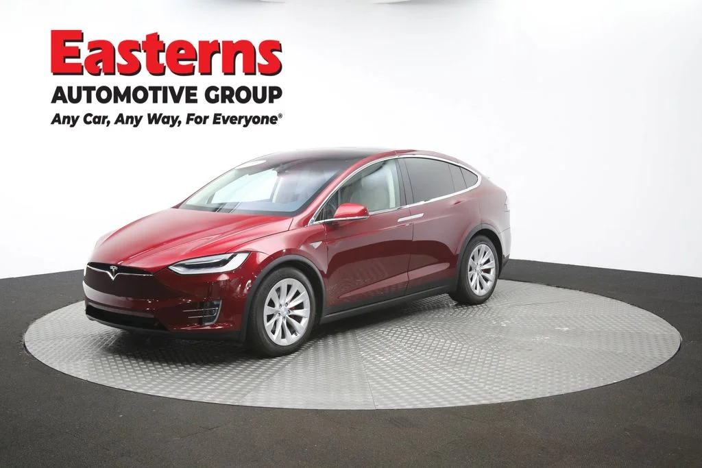 Used 2016 Red Tesla P90D image 53