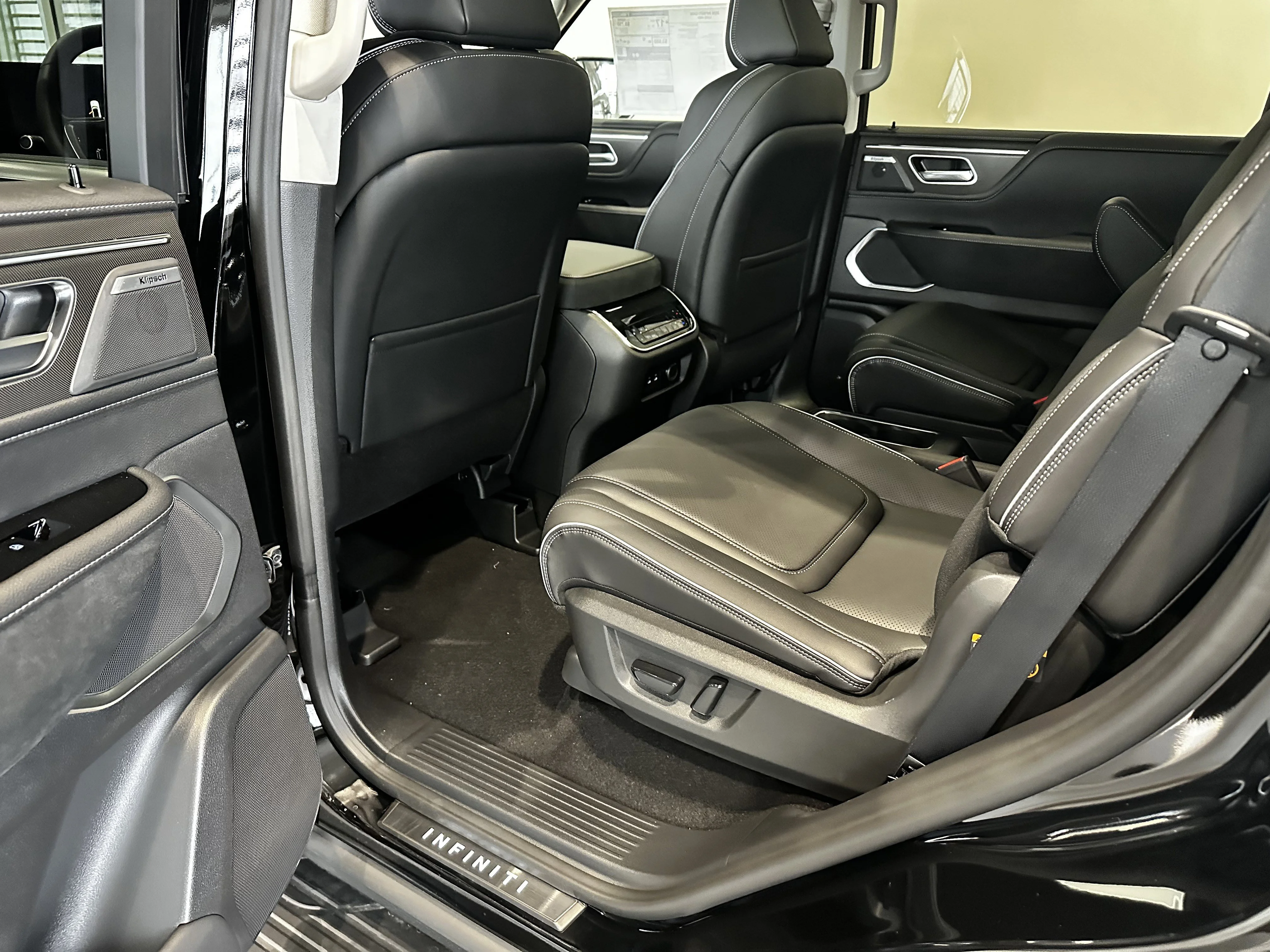 New 2026 BLACK OBSIDIAN INFINITI Luxe 4WD image 10