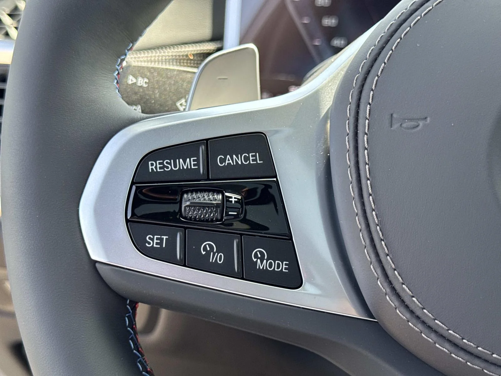 New 2026 Alpine White BMW M60i Sports Activity Vehicle image 16