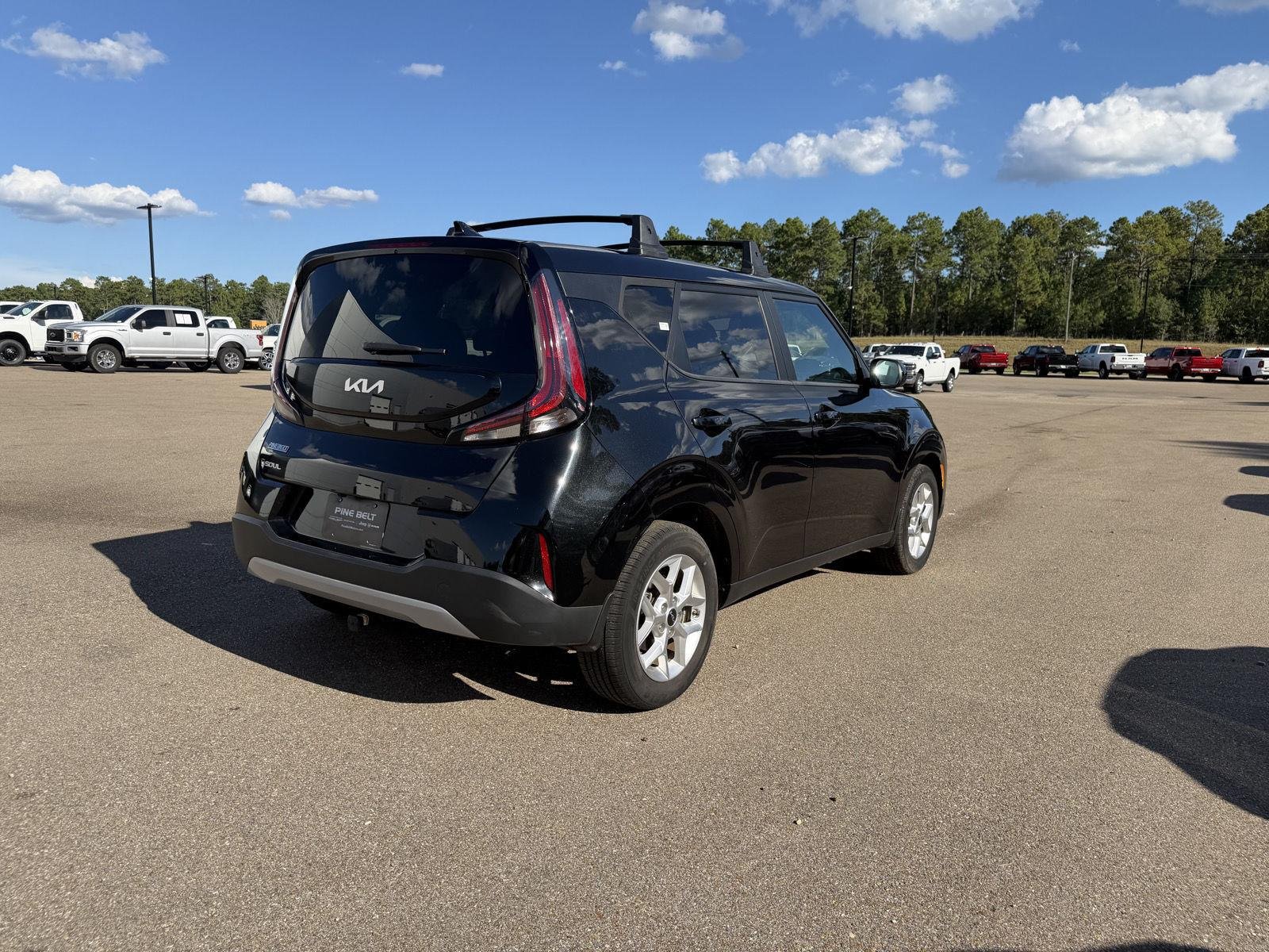 Used 2023 Fusion Black Kia LX image 6