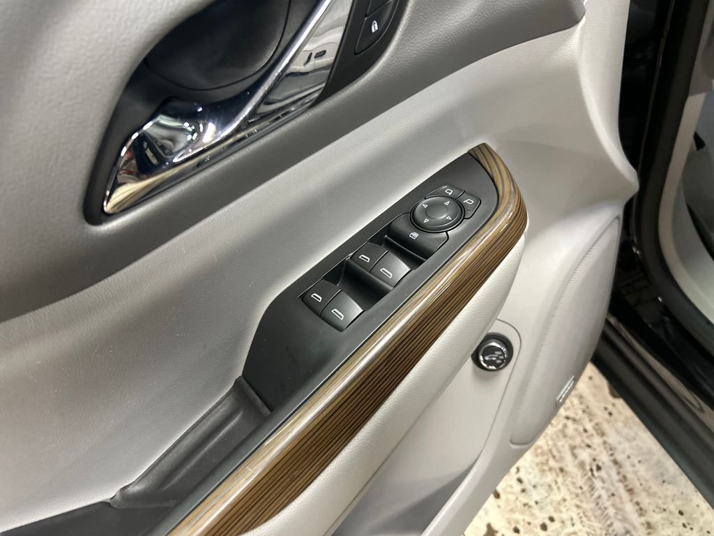 Used 2017 Black GMC SLE-2 image 16