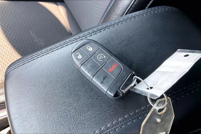 Certified Used 2025 White Jeep Latitude image 10