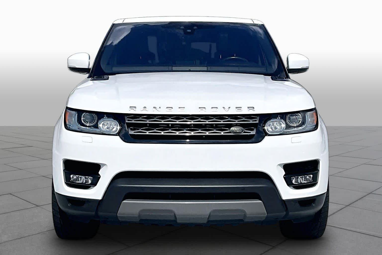 Used 2017 Fuji White Land Rover SE image 4