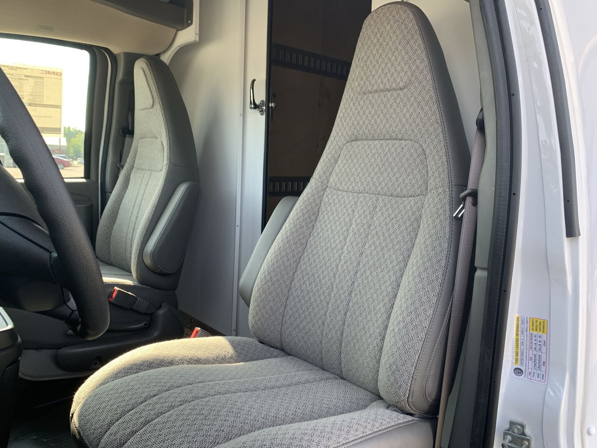 New 2025 Summit White GMC 1WT image 36