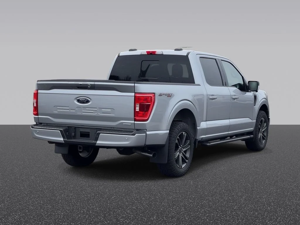 Used 2021 Silver Ford XLT image 4
