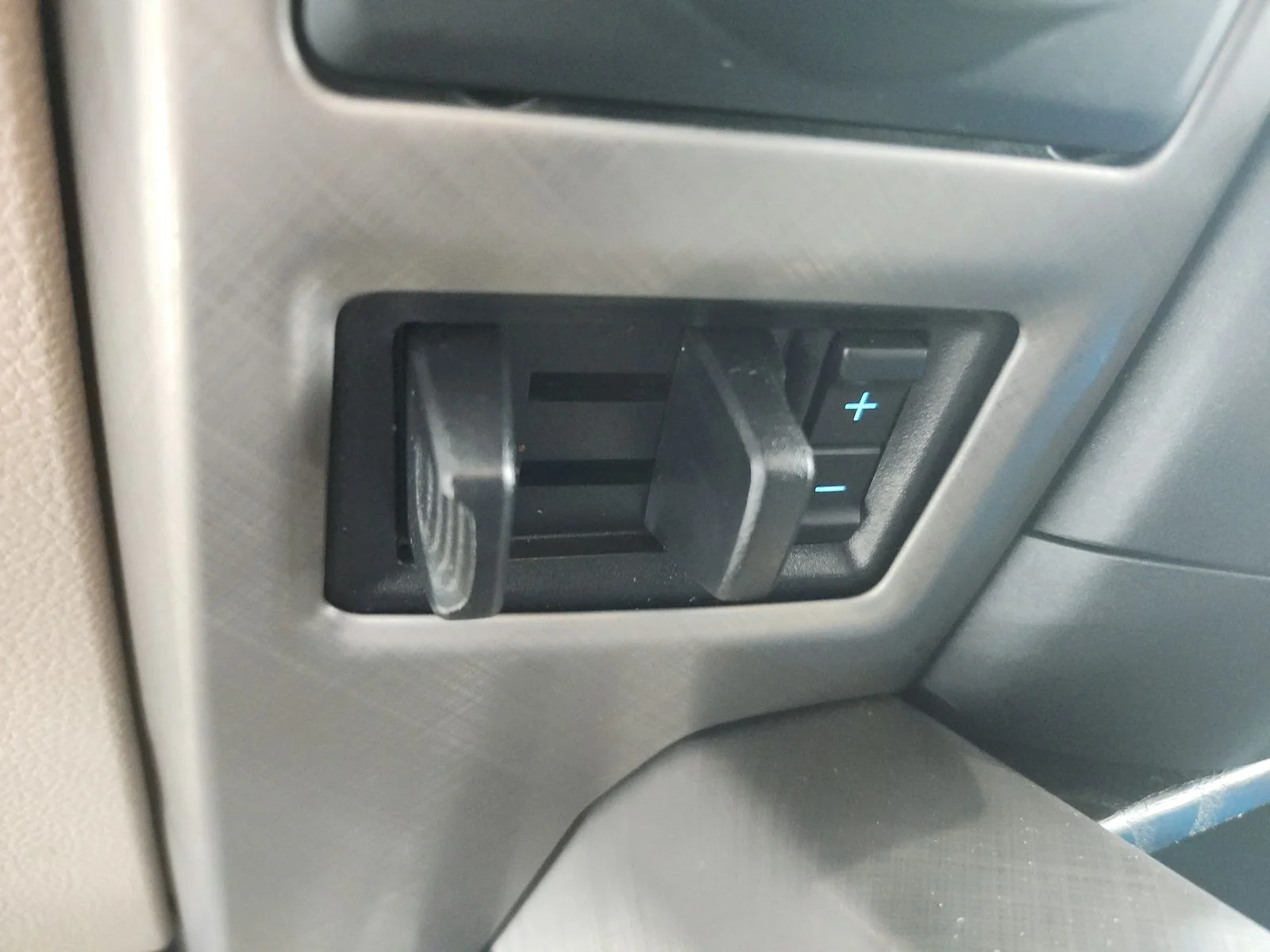 Used 2020 Black Ford Limited image 37