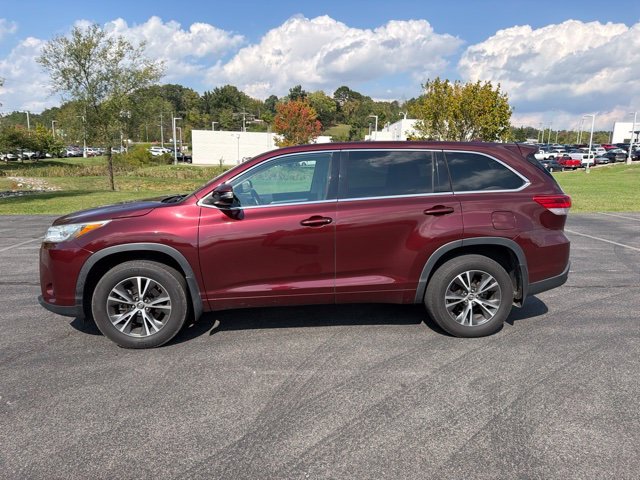 Used 2017 Red Toyota LE Plus image 1