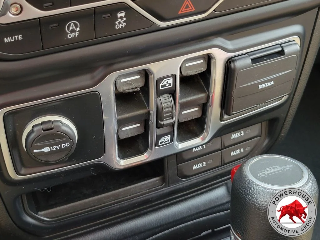 Used 2020 White Jeep Sport image 25