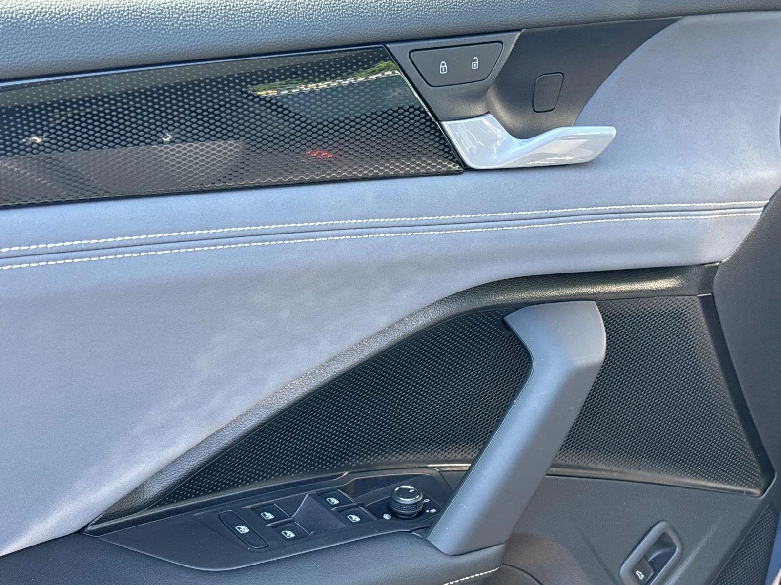 New 2026  Volkswagen SE image 14