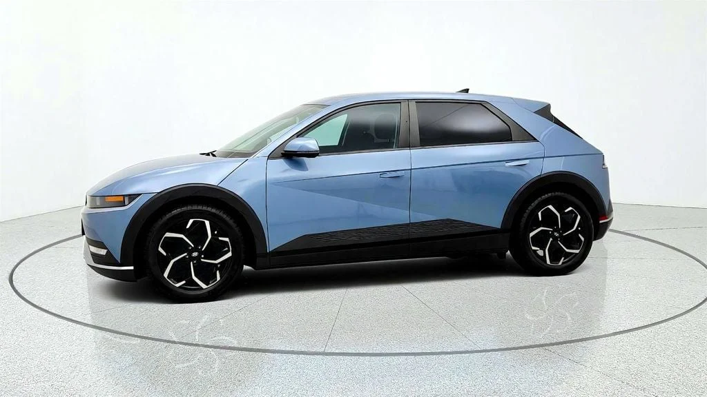 Used 2023 Lucid Blue Hyundai SE AWD image 8