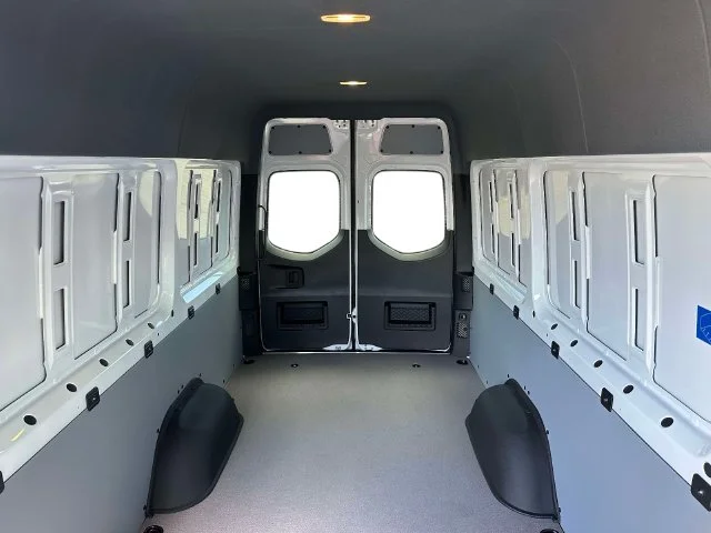 New 2026  Mercedes-Benz Crew 170 WB image 16
