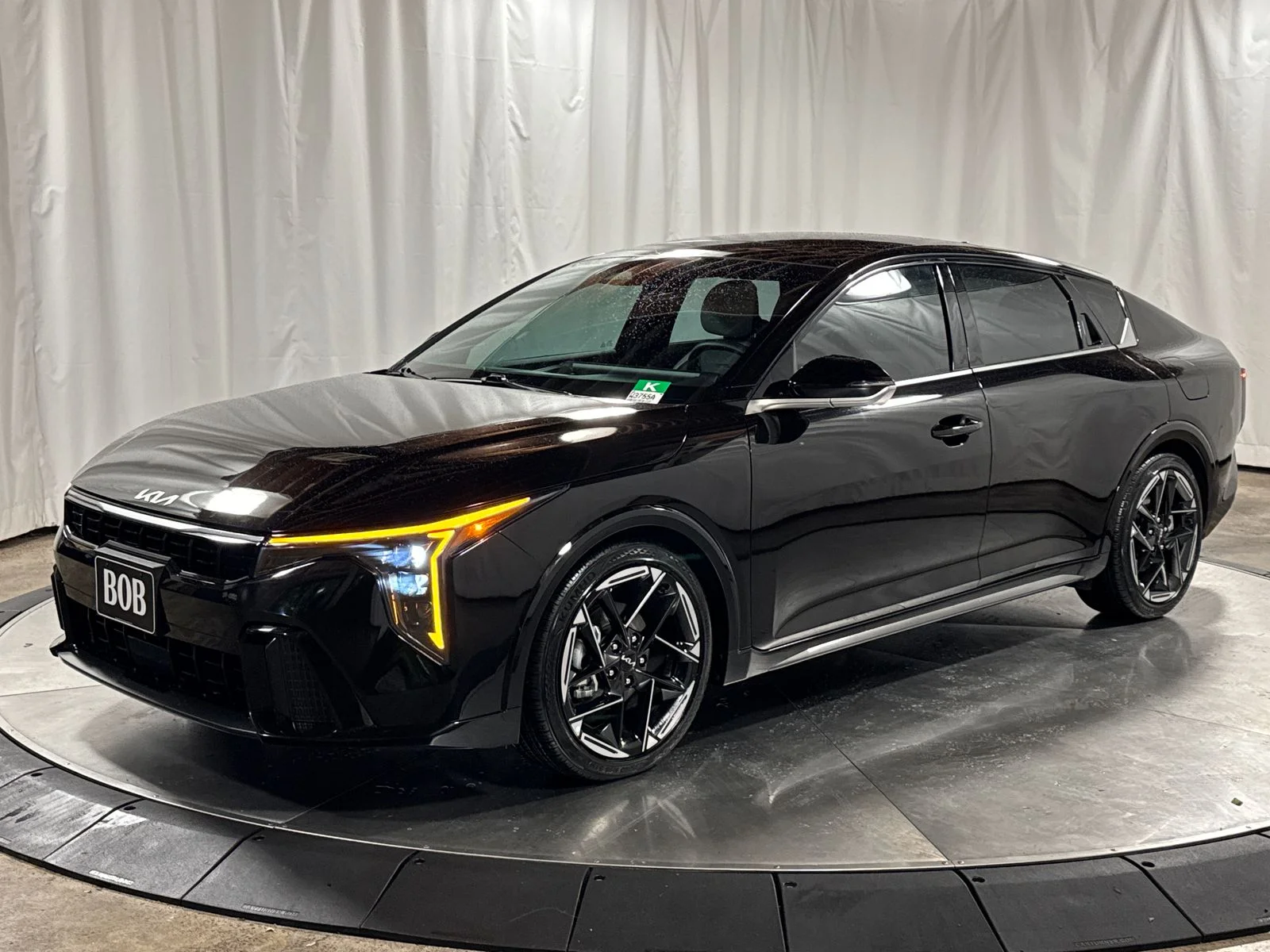 2025 Kia K4 GT-Line AT's photo