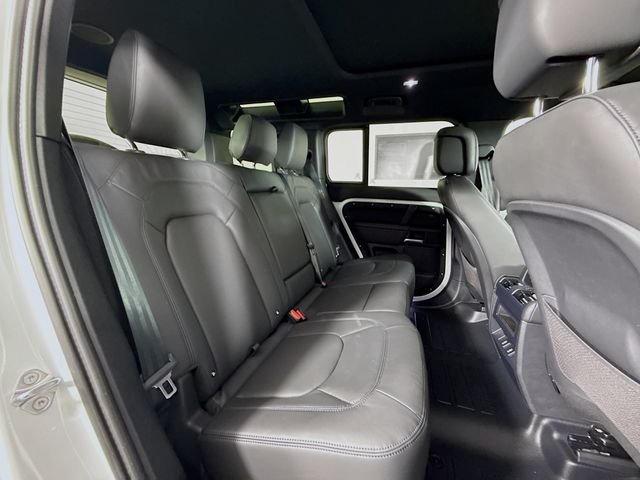 New 2026 Fuji White Land Rover X-Dynamic SE image 29