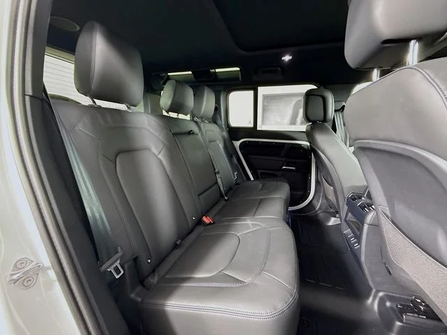 New 2026 Fuji White Land Rover X-Dynamic SE image 29