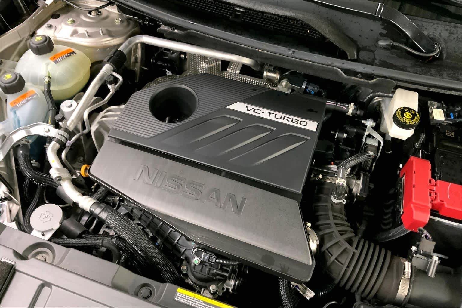 Used 2023 Champagne Silver Metallic Nissan Platinum image 31