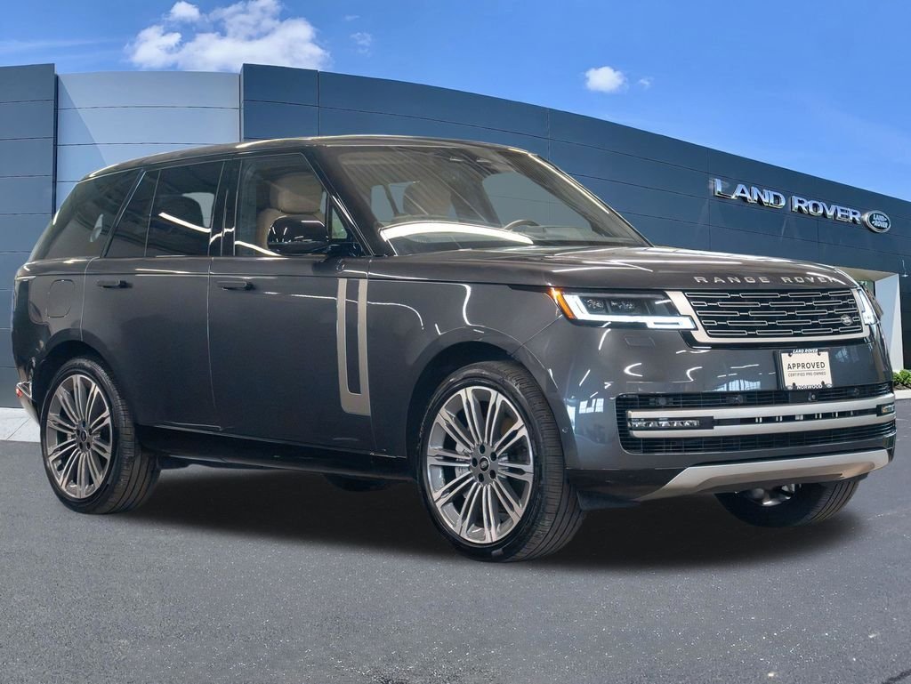 Used 2025 Gray Land Rover SE image 3