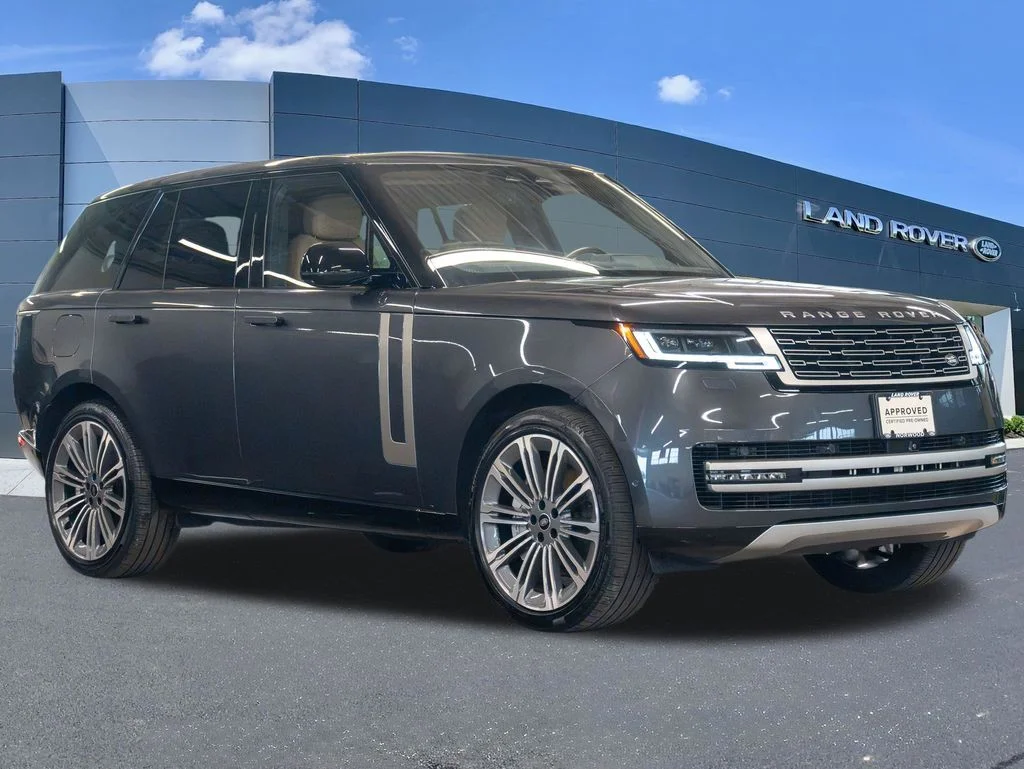 Used 2025 Gray Land Rover SE image 3