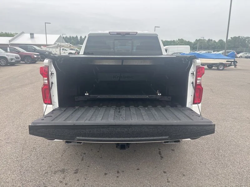 Used 2023 Beige Chevrolet High Country image 9