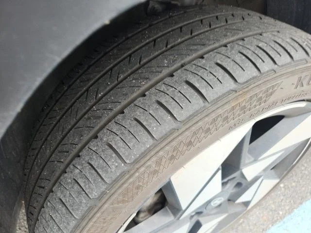 Used 2024 Gray Hyundai Limited image 3