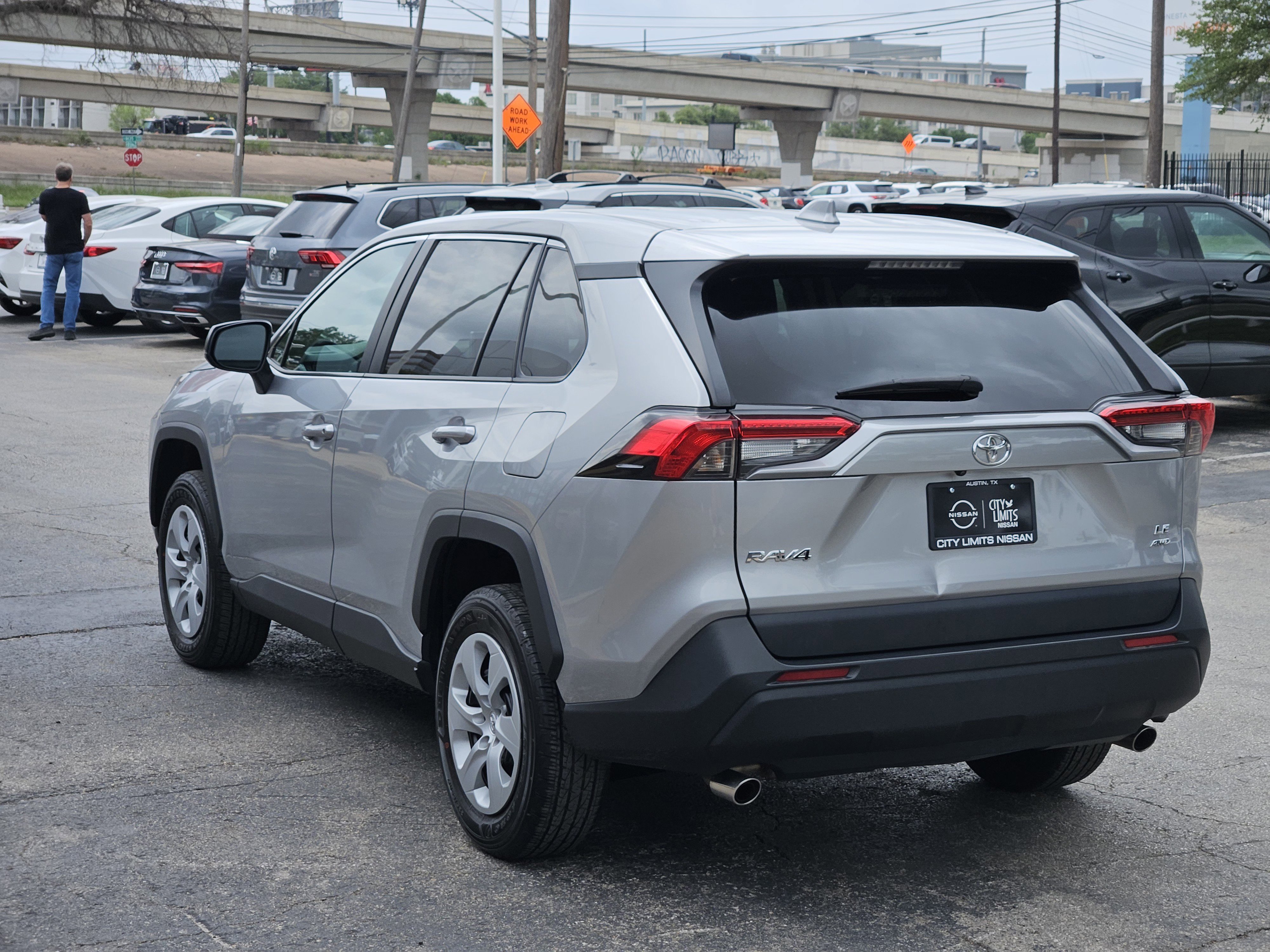 Used 2024  Toyota LE image 5