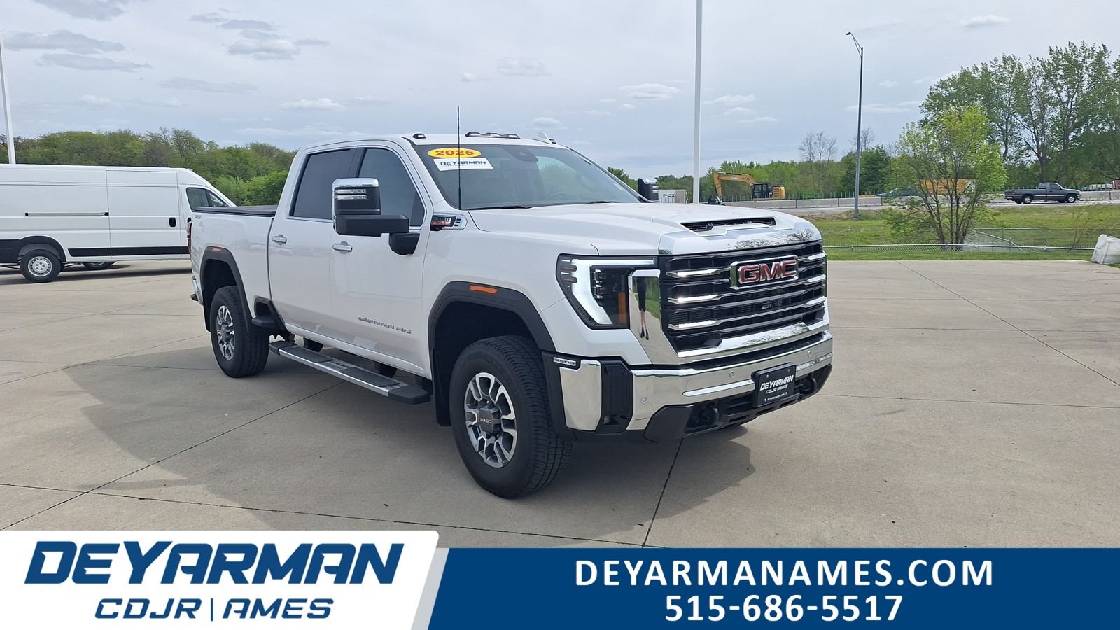 2025 GMC Sierra 4WD Crew Cab Standard Box SLT's photo