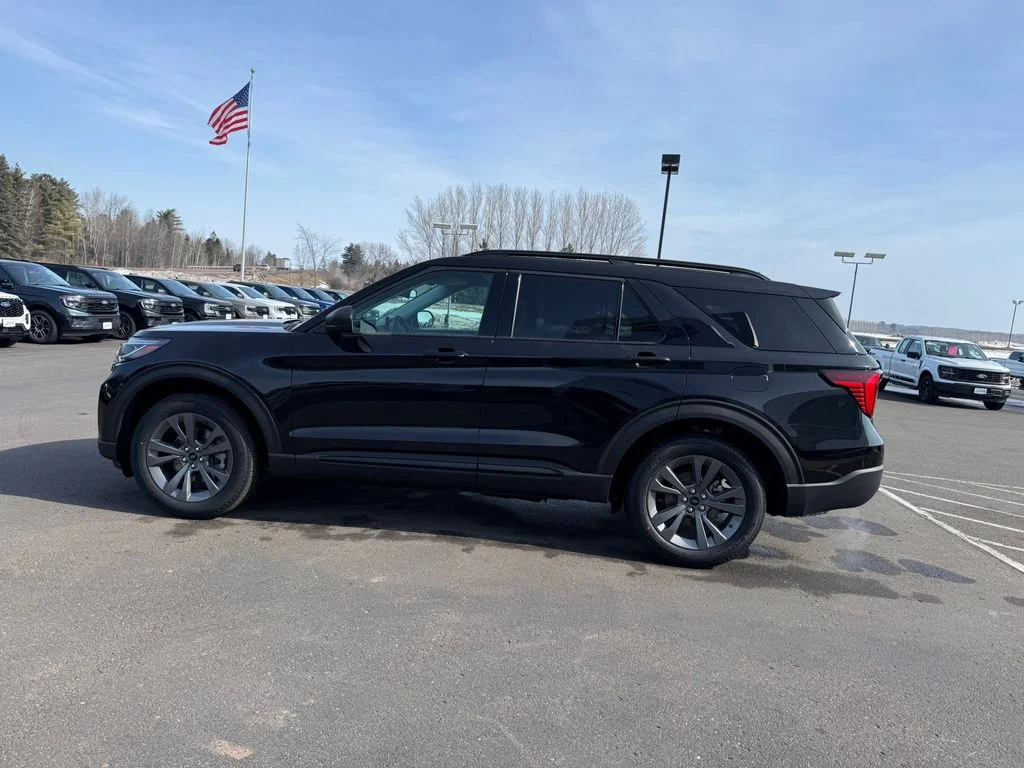 2026 Ford Explorer Active - Photo 8