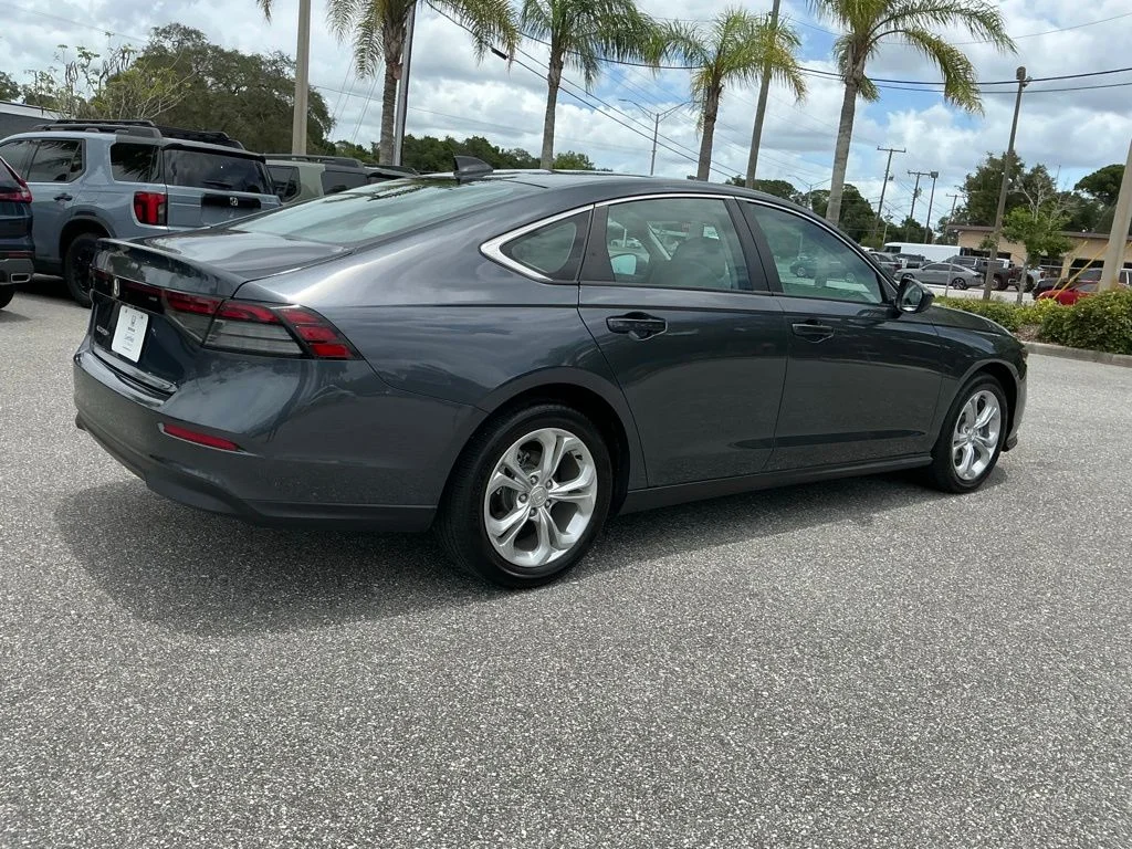Used 2023  Honda LX image 13