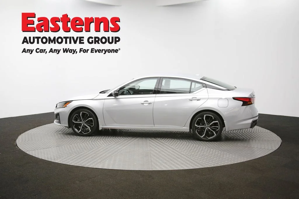 Used 2023 Silver Nissan 2.5 SR image 57