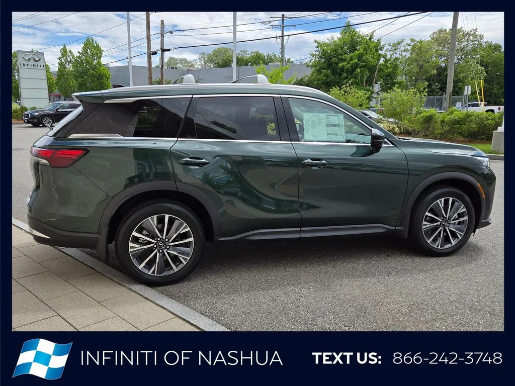 New 2027 DEEP EMERALD INFINITI Luxe AWD image 12