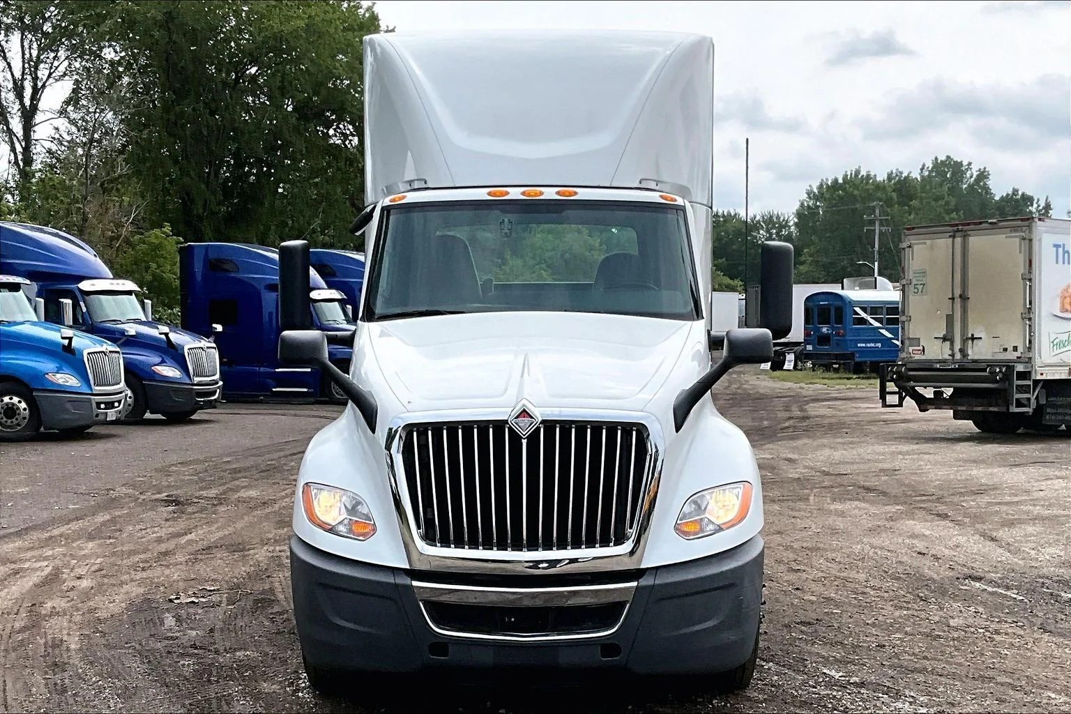 Used 2021 WHITE International  image 4
