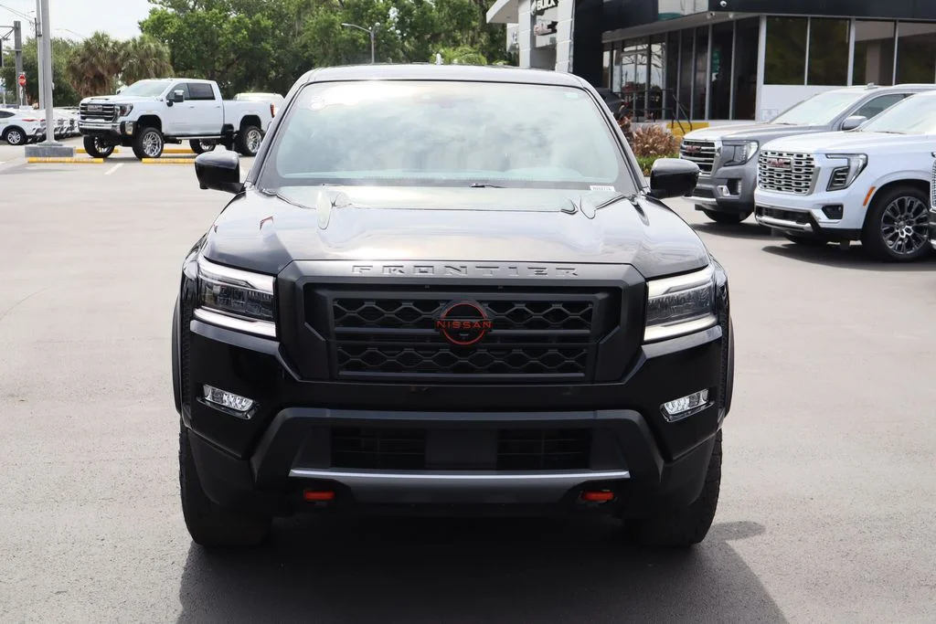Used 2022 Black Nissan PRO-X image 4