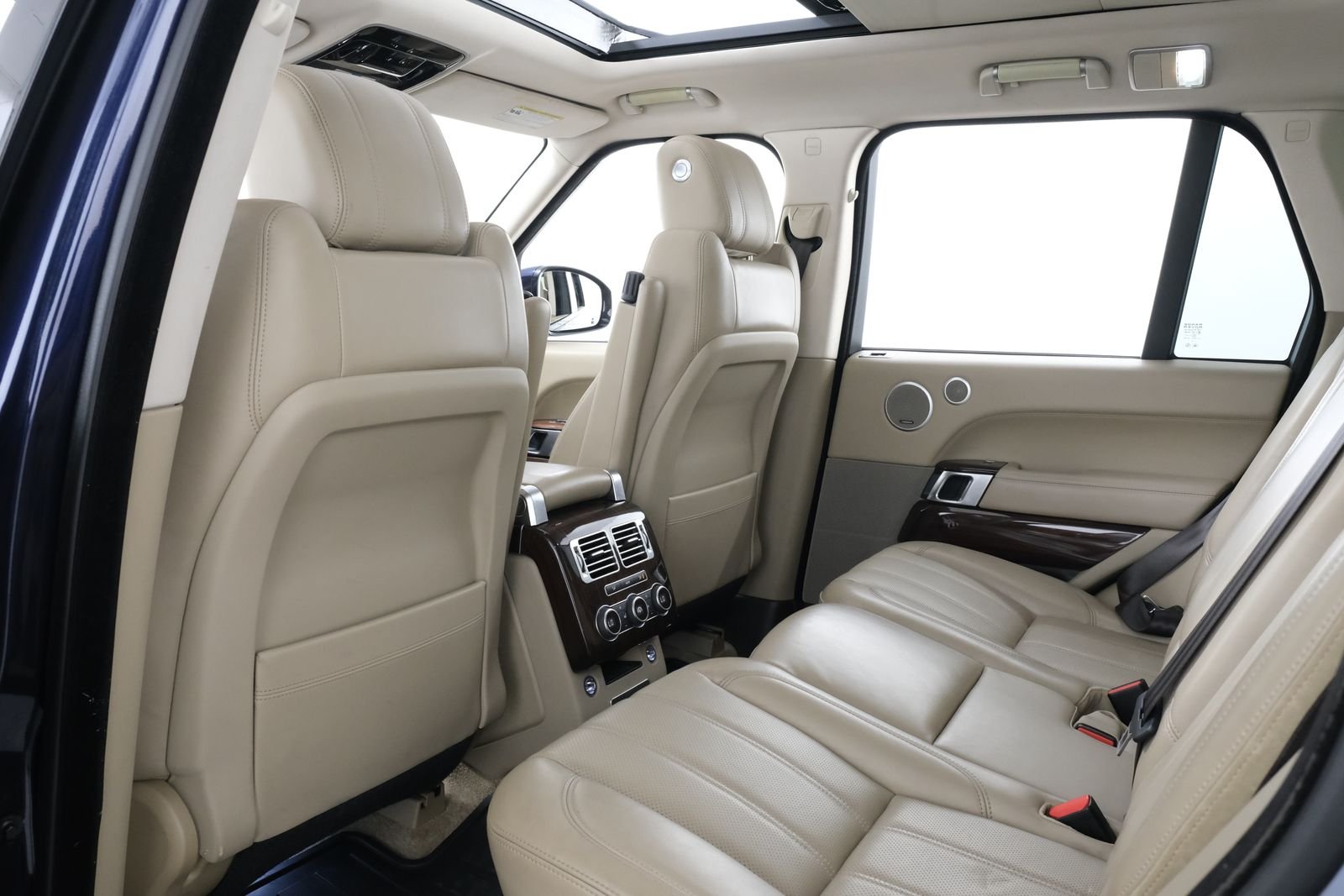 Used 2016 Loire Blue Land Rover 3.0L V6 Supercharged HSE image 32