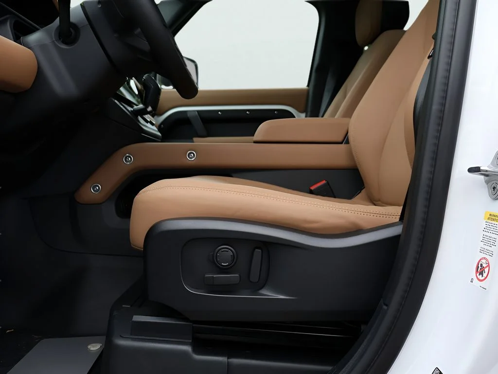New 2026 Fuji White Land Rover S image 36
