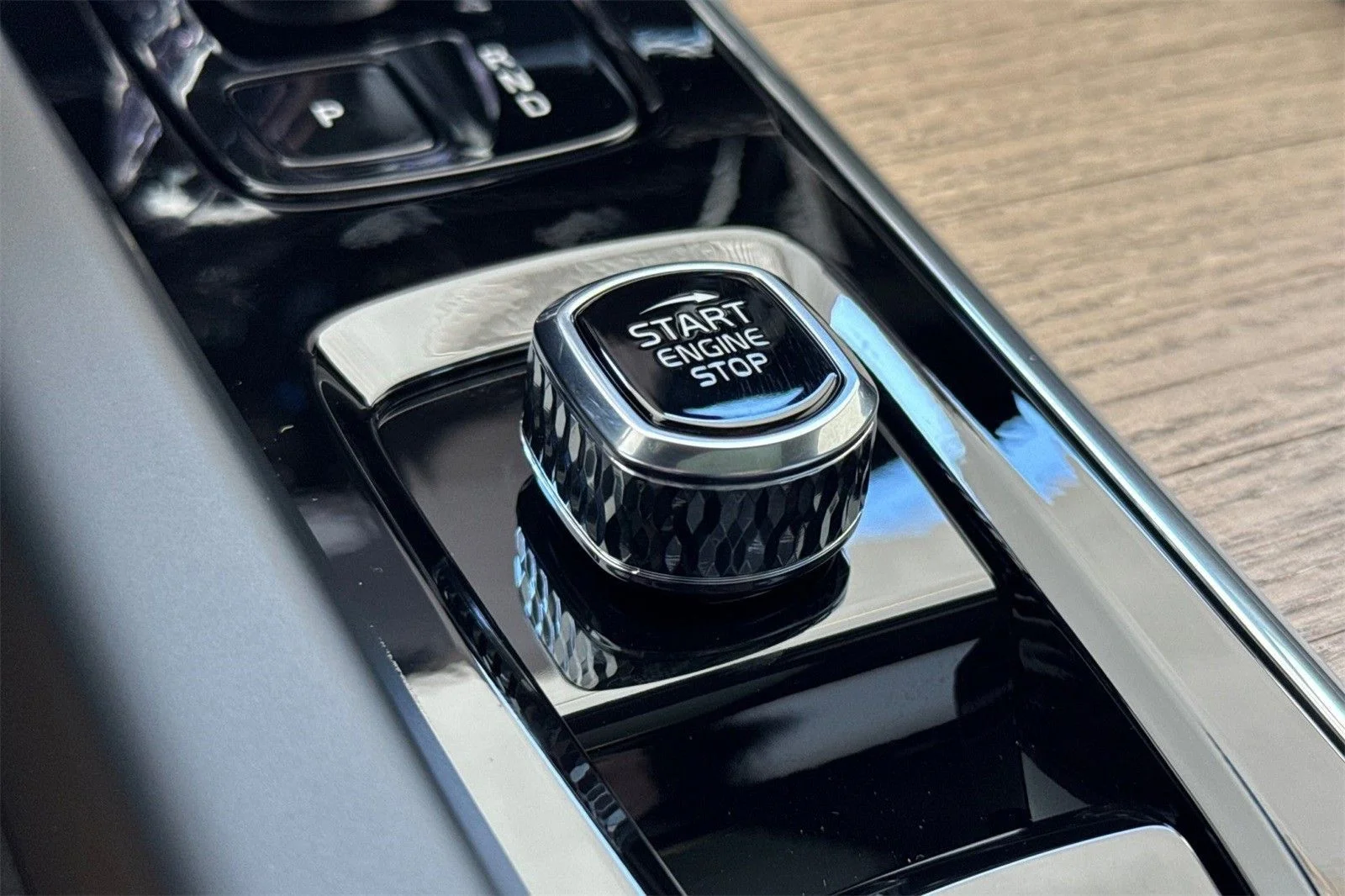 2026 Volvo XC60 Plus - Photo 23