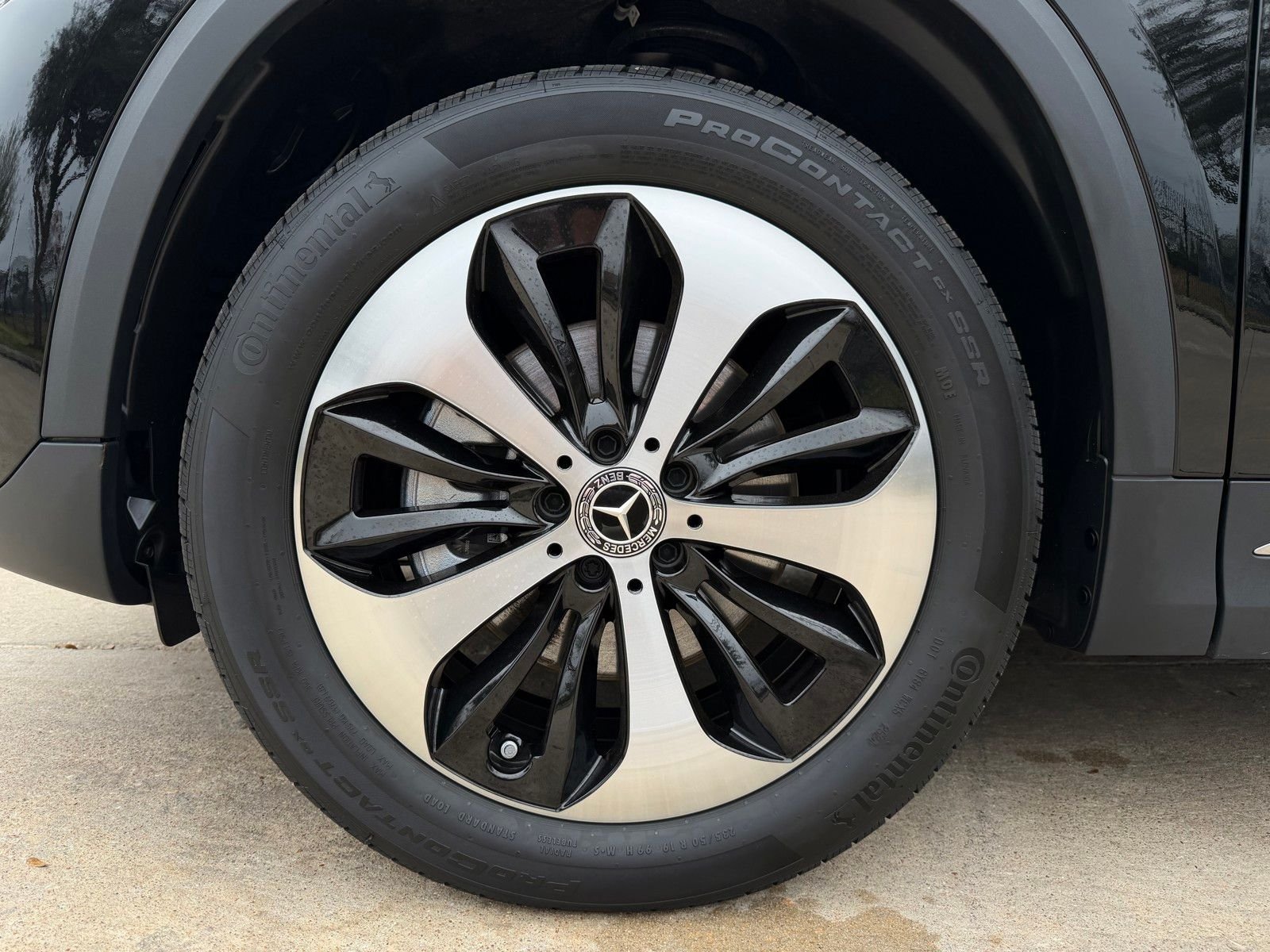 Certified Used 2025 Black Mercedes-Benz GLA 250 image 22