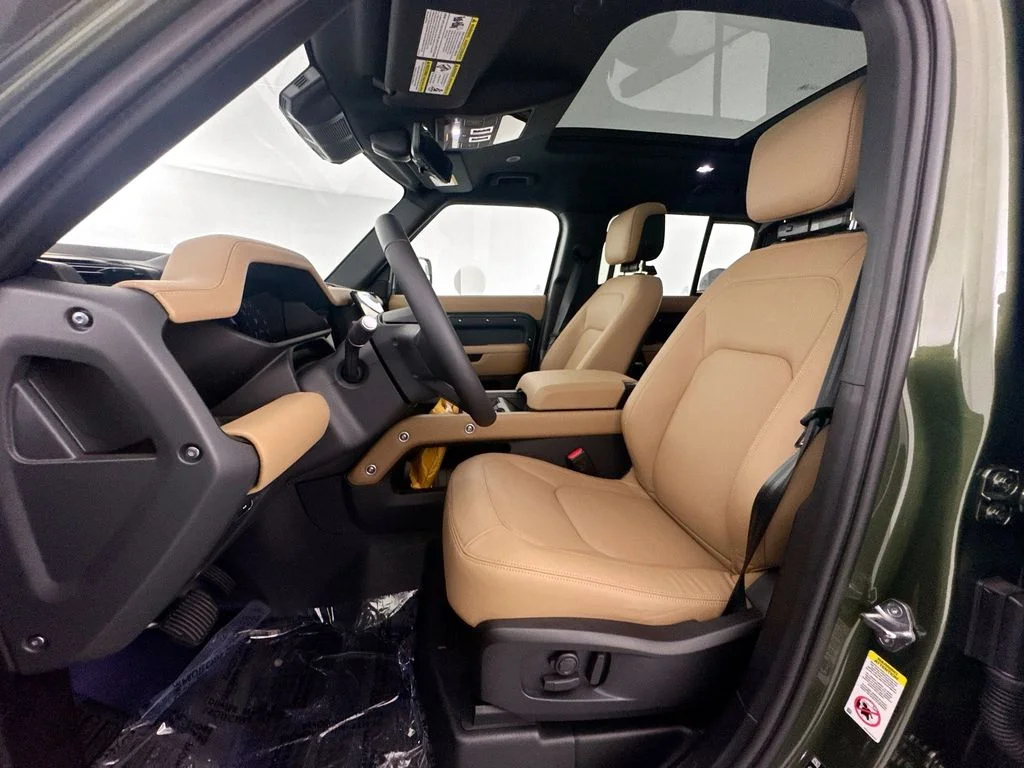 New 2026 Woolstone Green Land Rover X-Dynamic SE image 20