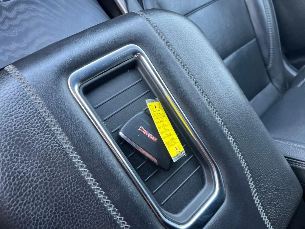 2023 GMC Yukon Denali - Photo 17