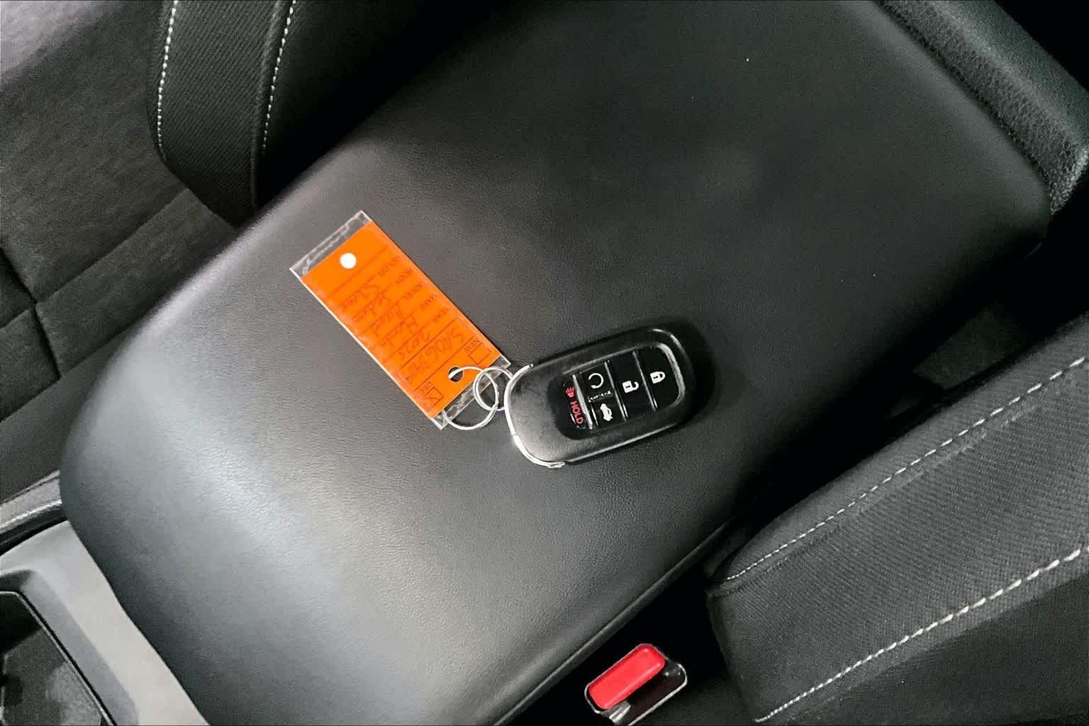 Used 2025 Solar Silver Metallic Honda SE image 14