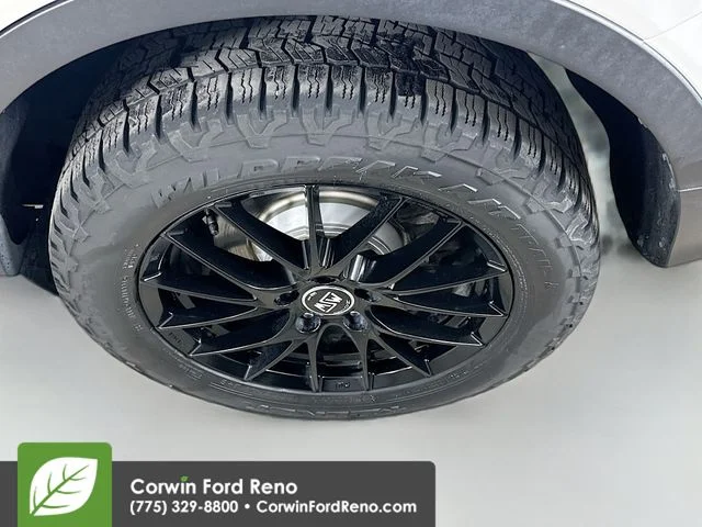 Certified Used 2018 White Platinum Clearcoat Metallic Ford Titanium image 31