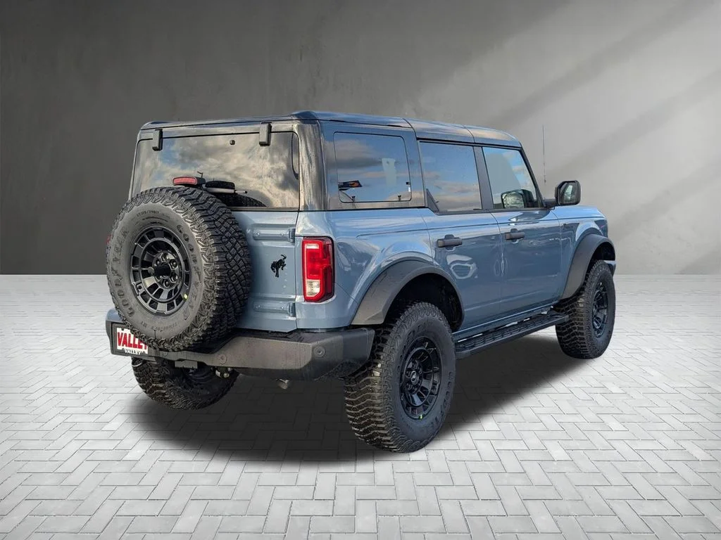 New 2025 Azure Gray Metallic Tri-Coat Ford Big Bend® image 9