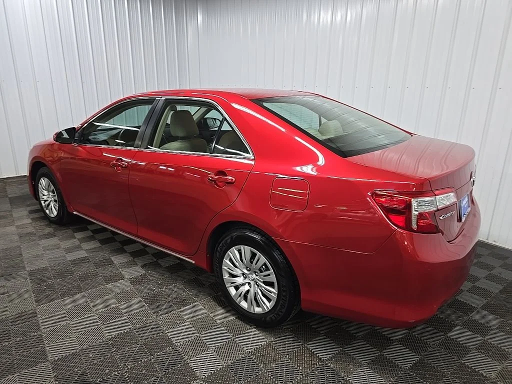 Used 2013 Red Toyota LE image 9