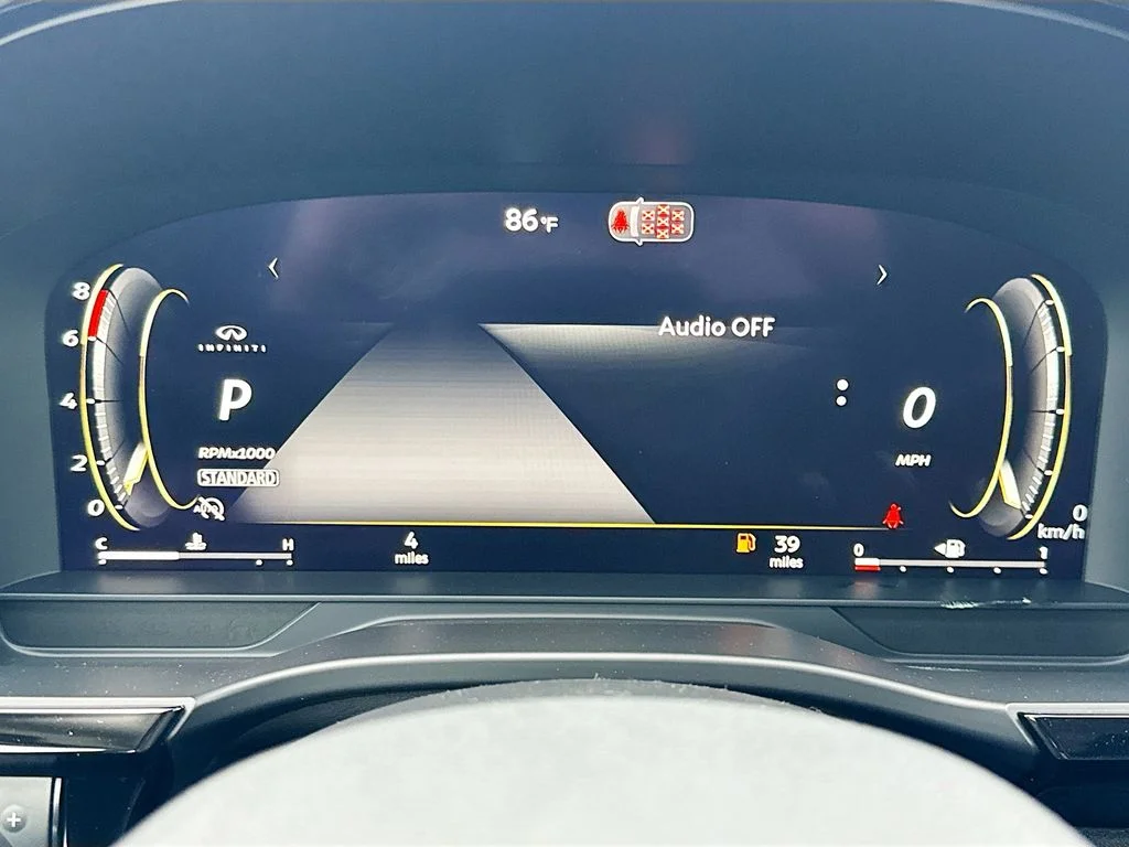 Used 2027 Black INFINITI LUXE image 13