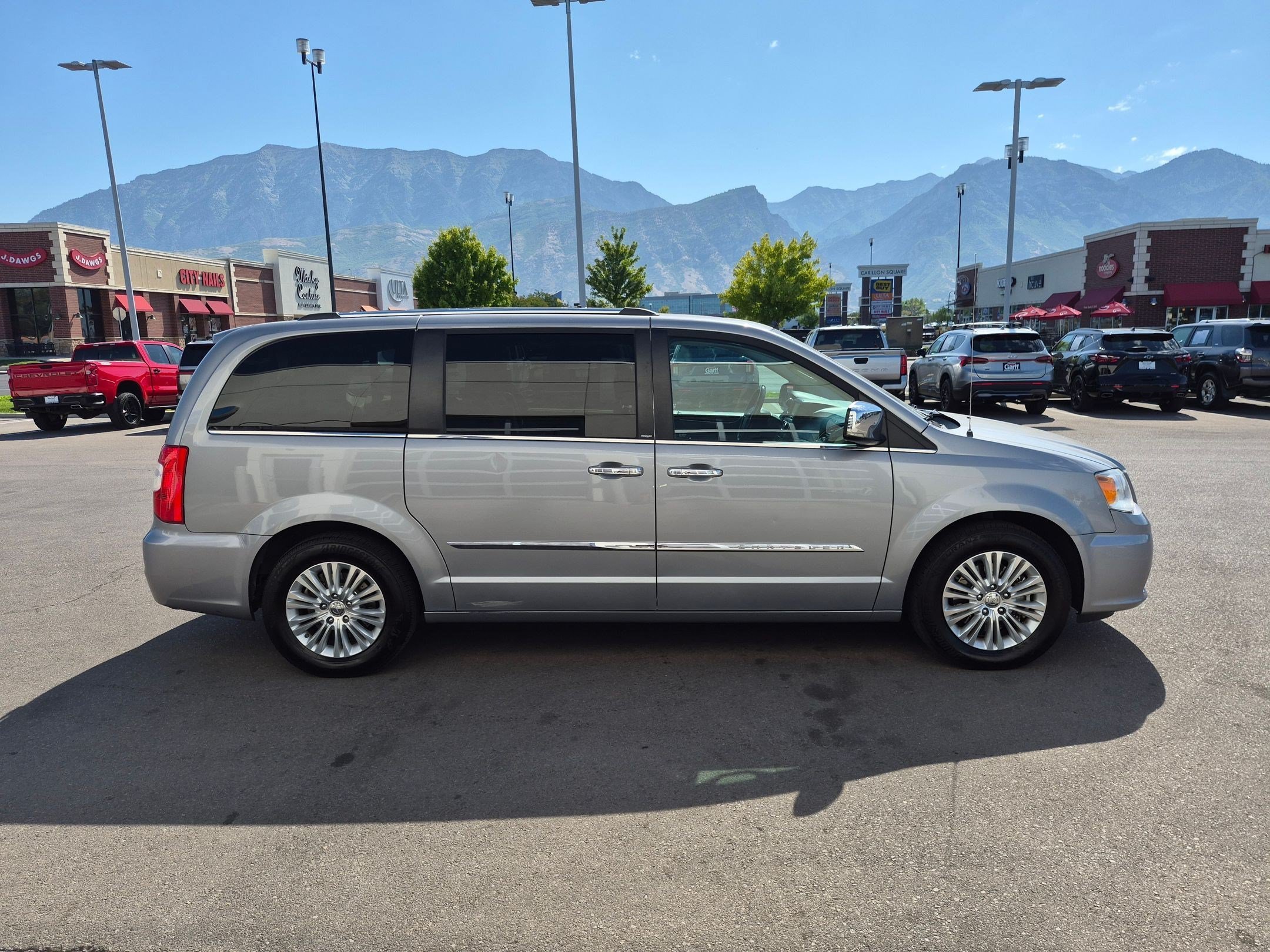 Used 2013 Chrysler Town & Country Limited with VIN 2C4RC1GG7DR589874 for sale in Orem, UT