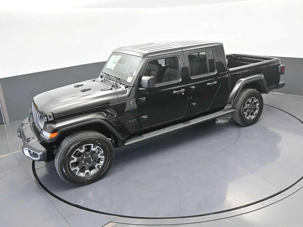 New 2026 Black Clear-Coat Exterior Paint Jeep Sahara image 42